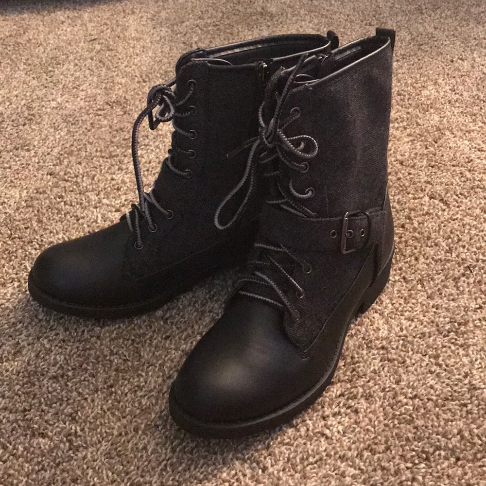 8.5 brand new black and gray boots